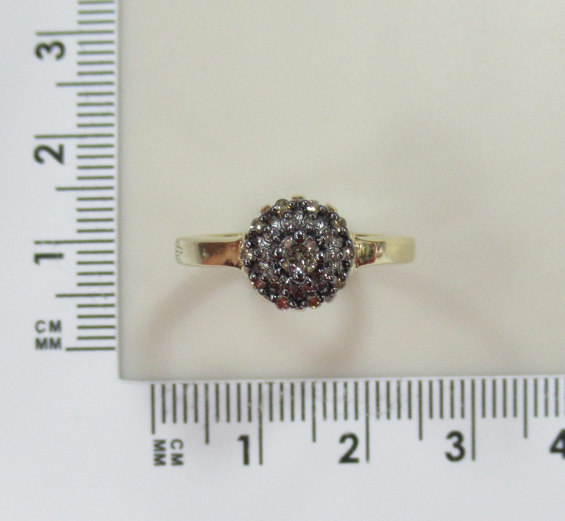 Серебряное кольцо с коньячными бриллиантами